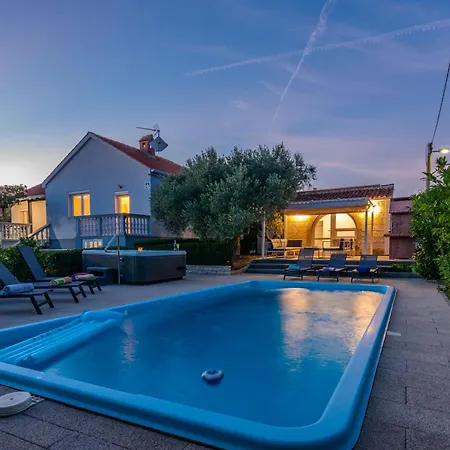 House Lavanda Ferienhaus Gornji Zemunik