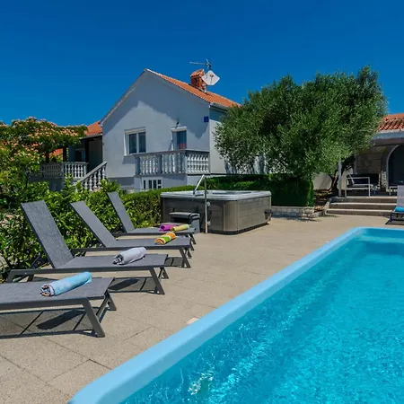 House Lavanda Сasa de vacaciones Gornji Zemunik