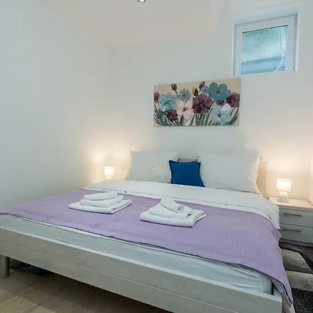House Lavanda *